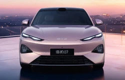 >Perbedaan BYD Seal 07 Gen 2 2026 dengan BYD Seal yang Beredar di Indonesia 