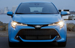 >Di Eropa, Toyota Ganti Nama Auris Menjadi Corolla 2019 