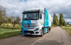 >Mercedes-Benz eActros 400 Meluncur, Truk Listrik Dengan Daya Angkut Muatan Setara Diesel