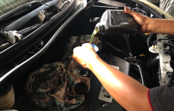 >Perbedaan Oli Mesin API SP dengan API SN, Mana yang Lebih Cocok untuk Mobil Modern?