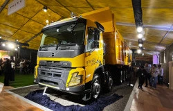 >Truk Volvo FMX Edge Resmi Mengaspal di Mining Expo 2026, Intip Spesifikasinya