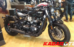 >Triumph Hadirkan Bonneville Bobber Black dan Street Triple RS di IIMS 2018