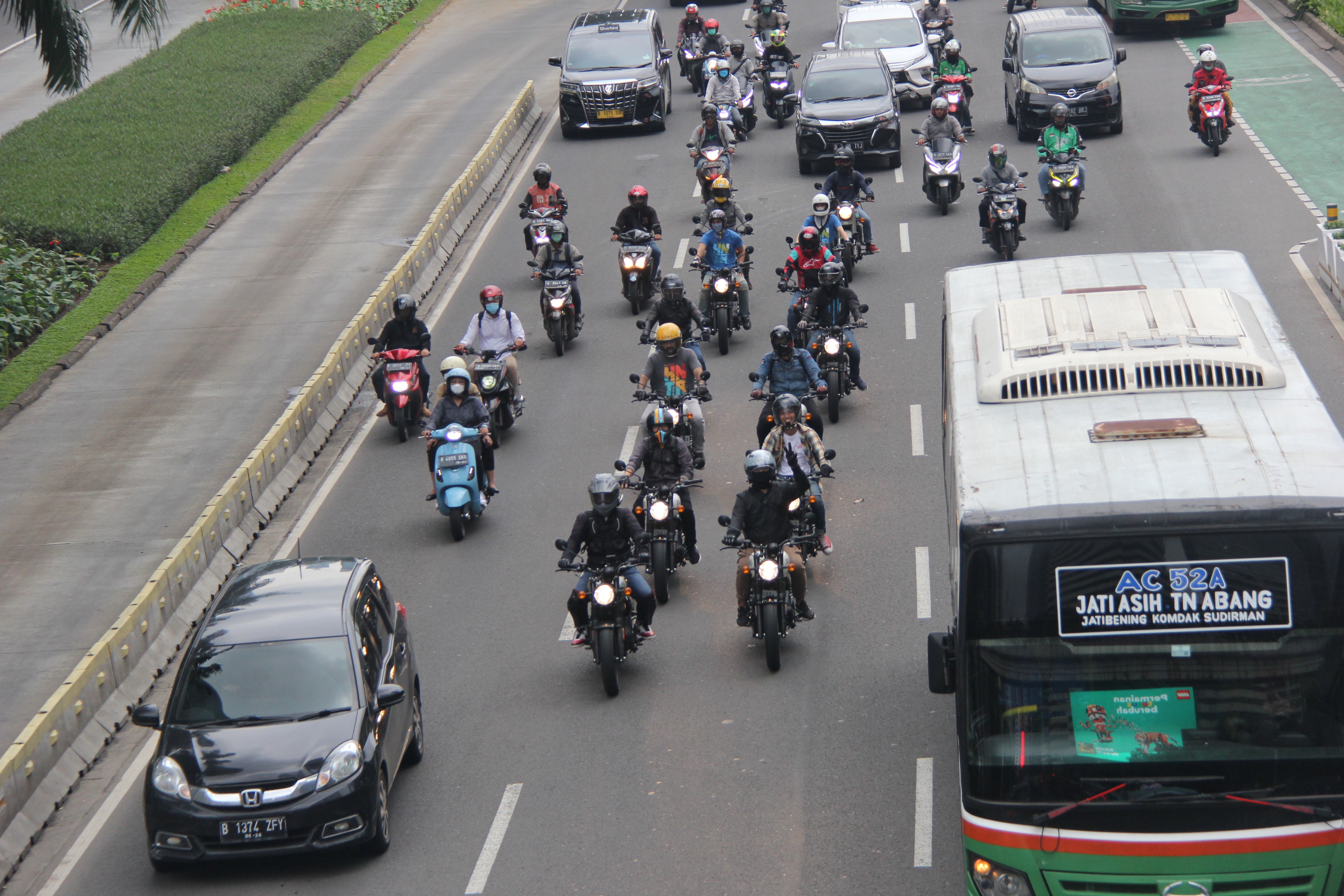 Buru-buru Bukan Alasan 'Rusuh' Berkendara di Jalan, Ini Solusinya