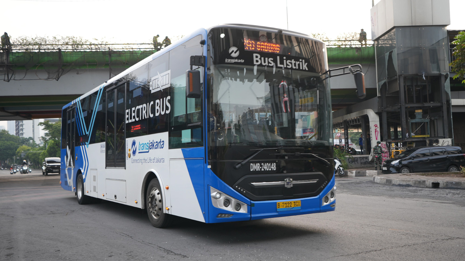 Transjakarta Targetkan 96% Kontrak Operator Eksisting Beralih ke Bus Listrik di 2030