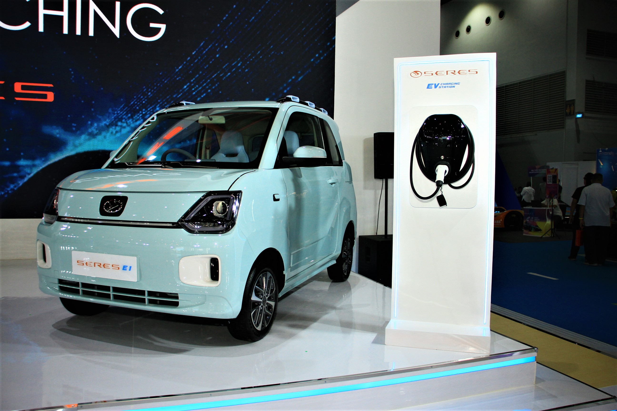 Wall Charging, Hadirkan Kemudahan Pengisian Kendaraan Listrik di Rumah