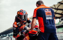>Nasib KTM Masih Terombang-ambing, Berpeluang Tinggalkan MotoGP 2026