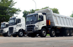 >Stop Anggap Remeh! Kaca Film Truk Bukan Untuk Gaya, Tapi 'Nyawa' untuk Keselamatan dan Hemat BBM