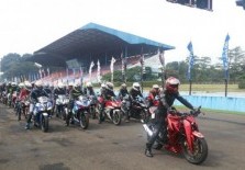 Ratusan Komunitas Motor Vixion Padati Sirkuit Sentul
