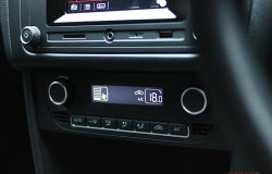 >Kapan Waktu Ideal untuk Servis AC Mobil? Ini Panduan Lengkapnya