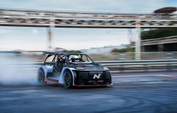 >Hyundai RN24: Mobil Reli Listrik Berdesain Gahar Tanpa Rangka!