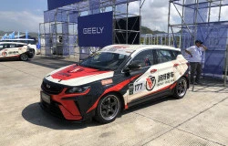 >Geely Coolray Versi Racing Mengaspal di Mandalika, Ternyata Varian Manual!