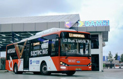 >Percepat Ekosistem Kendaraan Listrik, Damri Operasikan 286 Bus Listrik