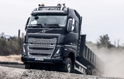 >Mengenal Fitur Pintar VDS Pada Truk Volvo, Bisa Pakai Remote Control