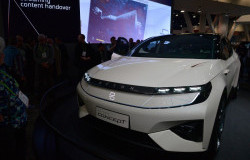 >Byton Crossover Sihir Pengunjung CES 2018 