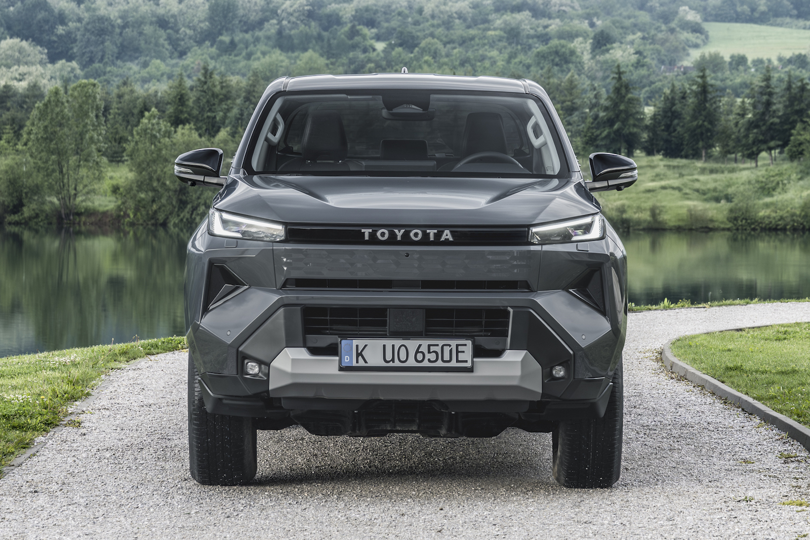 Toyota Hilux BEV Andalkan Sistem MTS dan Ketangguhan Baterai