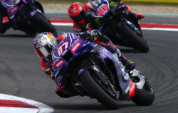 >Toprak Razgatlioglu Cetak Poin Perdana MotoGP, Dipuji Fabio Quartararo
