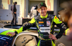 >Valentino Rossi dan Kevin Magnussen akan Tampil Satu Tim di 24 Hours of Spa 2025