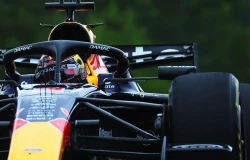 >Berita F1: Red Bull Racing Sodorkan Kontrak Baru, Max Verstappen Masih Mau Pergi?