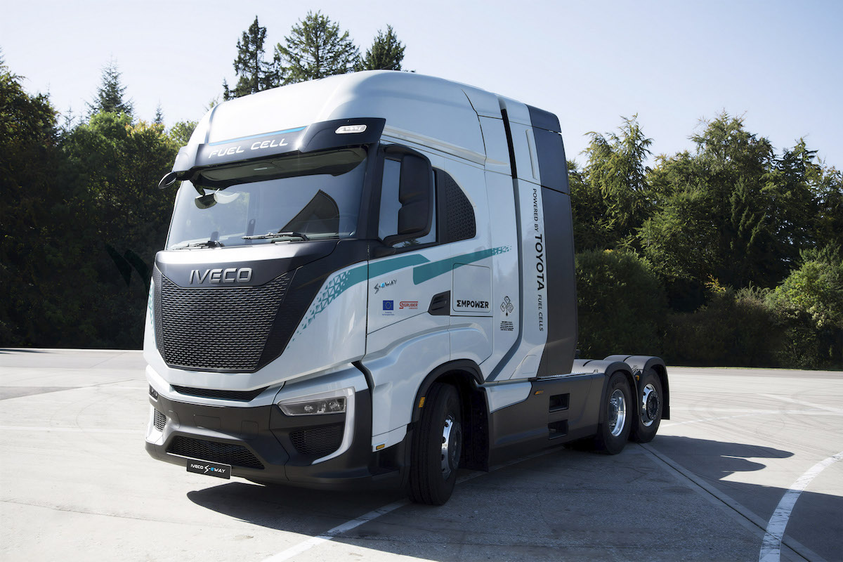 Toyota dan IVECO Kolaborasikan Truk Hidrogen S-eWay Fuel Cell