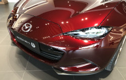 >Ini Perbedaan Mazda MX-5 35th Anniversary Edition dengan MX-5 Versi Standar, Harganya Selisih Rp20 Juta