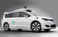 >Pengacara Banyak Bohong, Sidang Uber dan Wymo Ditunda