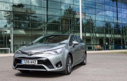 >Toyota Hentikan Produksi Avensis?