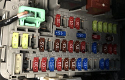 >Sekring Mobil: Punya Kode untuk Setiap Fungsi dan Penggunaannya