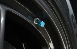 >Sepele Namun Tetap Penting, Ini Fungsi Tutup Pentil pada Mobil dan Motor