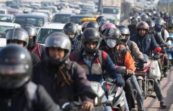 >Kota Delhi Tak Terima Lagi Pendaftaran Motor Bensin Mulai 2028