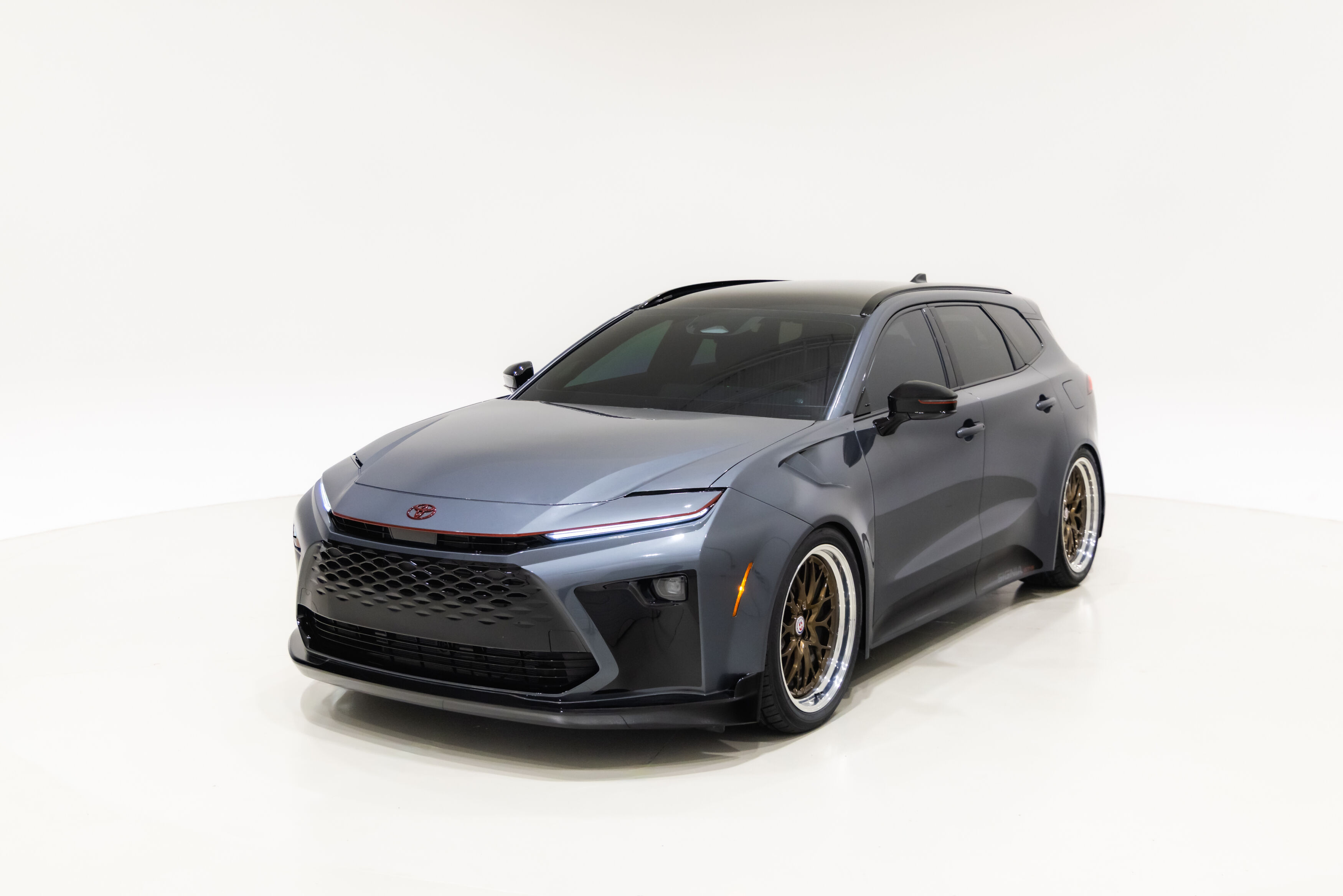 Toyota Crown Signia GT-S Debut di SEMA Show 2026