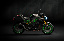 >Kawasaki Z900 dan Z900 SE 2025 Lebih Irit, Canggih dan Bertenaga