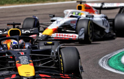 >Bursa Kursi F1 2026 Memanas Max Verstappen Dikunci Hingga 2028, Perez dan Bottas Incar Cadillac