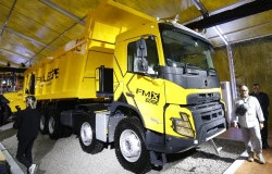 >Volvo Trucks Indonesia Kenalkan FMX Edge, Truk Tangguh Untuk Tambang