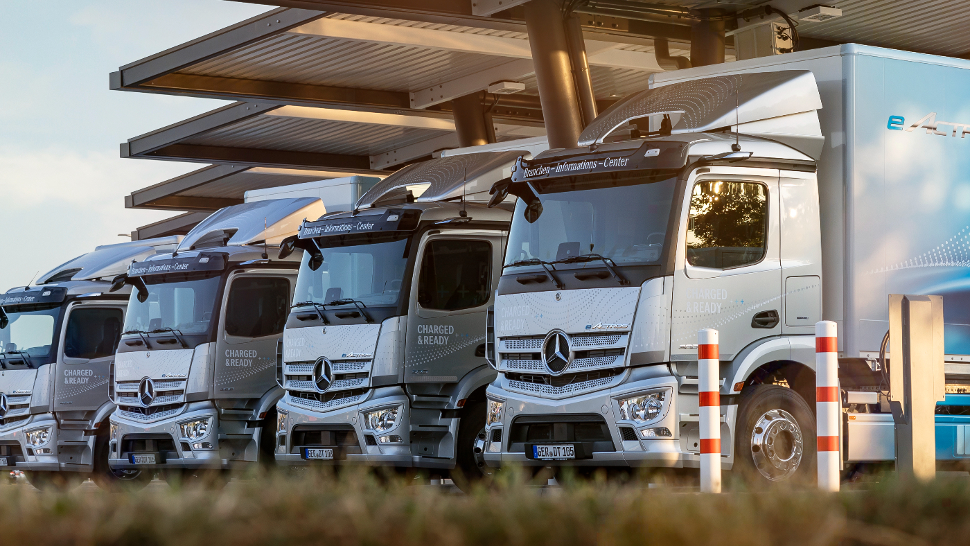 Tuntaskan Krisis 20.000 Parkir Truk, Mercedes-Benz Rilis Fitur Baru di Remote App