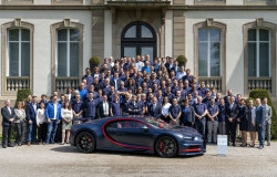 >Bugatti Luncurkan Chiron Versi Produksi ke-100 di Perancis
