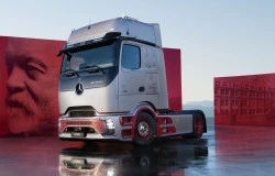 >Penghormatan Sejarah 1896, Truk Edisi Terbatas Mercedes-Benz Hanya 400 Unit di Dunia