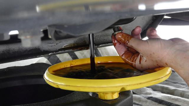 Mekanik Bengkel Dapat Ilmu Baru, Servis Kendaraan Tak Cuma Ganti Oli