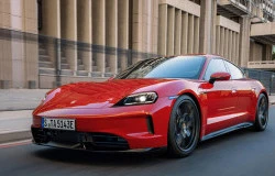 >Porsche Taycan Kini Lebih Canggih dan Bisa Melaju Lebih Jauh