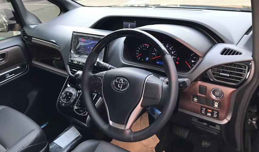 Interior Toyota Voxy