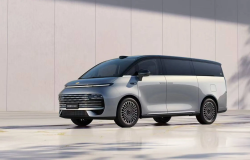 >Geely Galaxy V900 Resmi Meluncur, MPV Hybrid Premium dengan Jarak Tempuh 1.200 Km