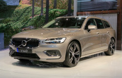 >Volvo Akan Membawa Model V60 di Geneva Motor Show