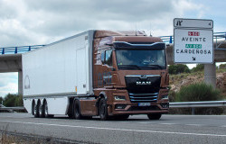 >Tempuh Jarak 33.500 Km, Mesin Baru Truk MAN TGX PowerLion Terbukti Lebih Irit