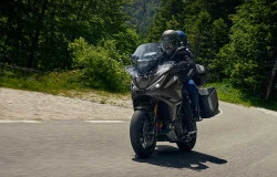 >Disegarkan, Honda NT1100 2027 DCT Dapat Suspensi Elektronik