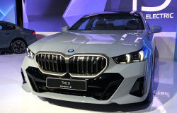 >BMW i5 eDrive40 M Sport Resmi Meluncur, Gabungkan Unsur Sporty dan Elegan
