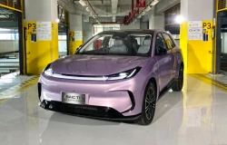 >KabarOto Update: Mobil Rp300 Jutaan Paling "Value For Money" di GIIAS 2026