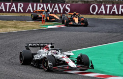 >Max Verstappen Raih Kemenangan Perdana di F1 Jepang, Duo McLaren Berhasil Dibendung