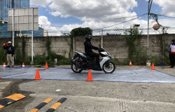 >Diskusi dan Demonstrasi Pengereman ABS untuk Meminimalisir Kecelakaan Bermotor