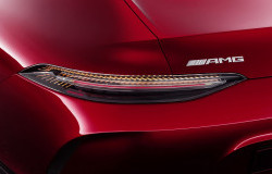 >Mercedes-AMG Siap Produksi Mobil Konsep GT Hybrid V8