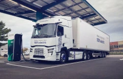 >Truk Listrik Baru Renault E-Tech T 780 Usung Fitur Megawatt Charging System