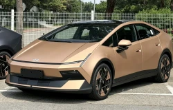 >Hyundai Ioniq V Gak Cuma Futuristik dan Canggih, Bisa Ganggu Segmen Sedan Premium
